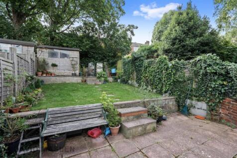 Rear Garden (2).jpg