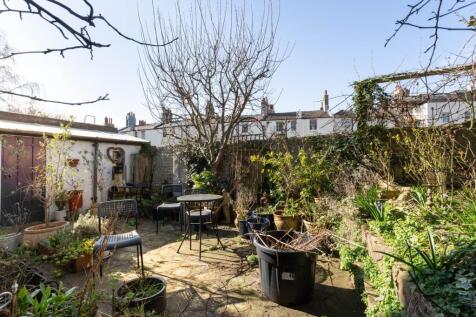 rear garden (2).jpg