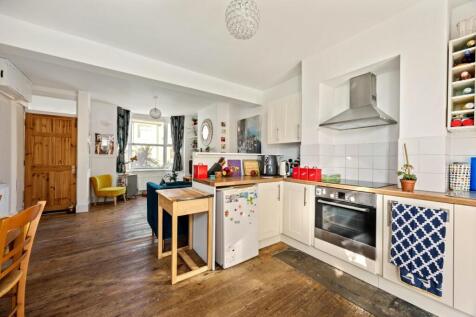 kitchen (2).jpg