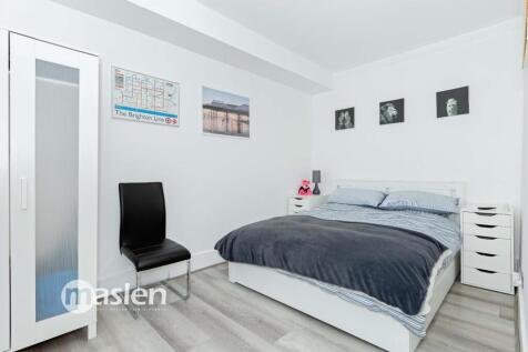 Bedroom (2).JPG