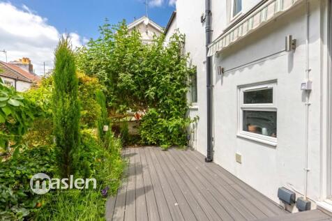 Rear Garden (3).JPG