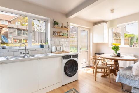 kitchen (2).jpg