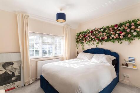 bedroom (1).jpg