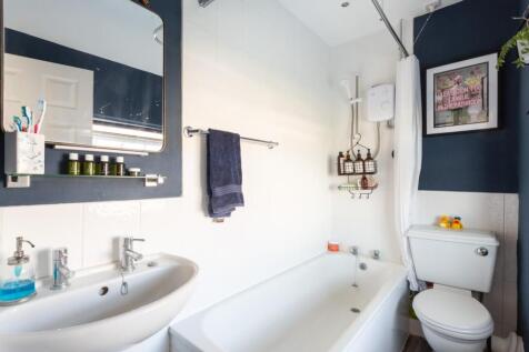 bathroom (2).jpg