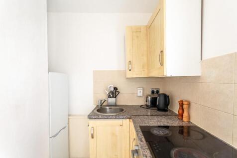 kitchen (2).jpg