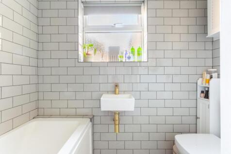bathroom (3).jpg