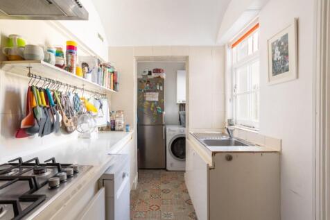kitchen (2).jpg