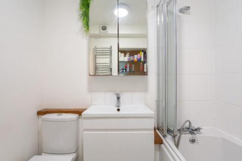 bathroom (2).jpg