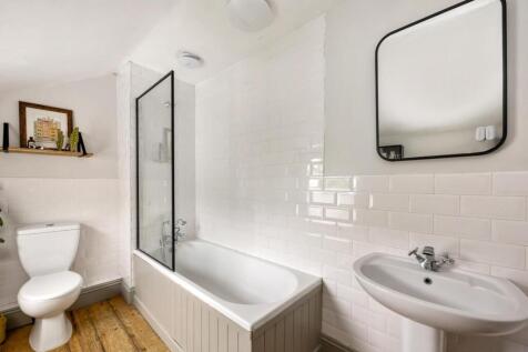 bathroom (1).jpg
