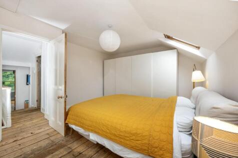 bedroom (3).jpg