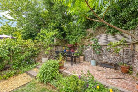 rear garden (2).jpg