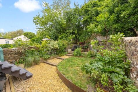rear garden (3).jpg
