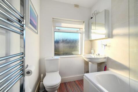 bathroom (2).jpg