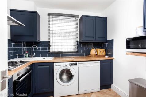 Kitchen1.jpg
