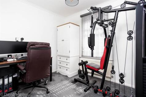 bedroom2.jpg