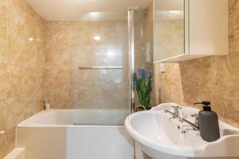 bathroom (3).jpg