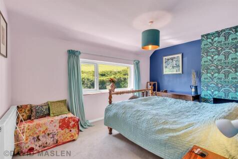 bedroom (2).jpg
