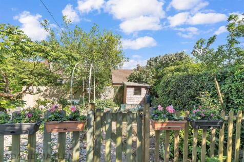 rear garden (6).jpg