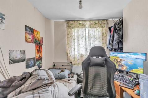bedroom (1).jpg