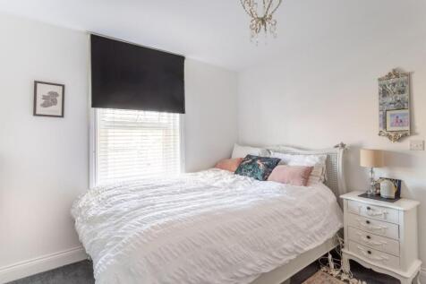 bedroom (1).jpg