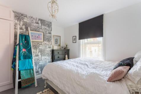 bedroom (2).jpg
