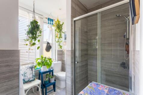 bathroom (2).jpg
