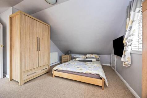 bedroom (7).JPG