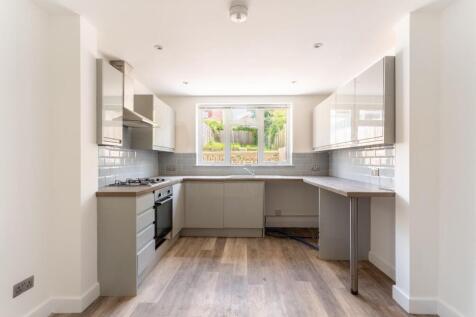 kitchen (2).jpg