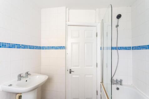 bathroom (1).jpg