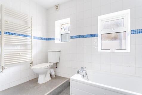bathroom (2).jpg