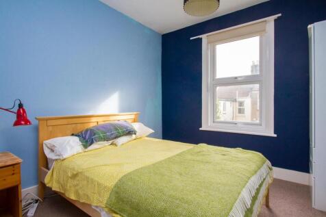 Bedroom 1.jpg