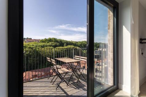 balcony.jpg