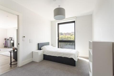 bedroom (1).jpg