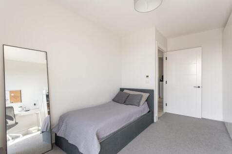 bedroom (4).jpg