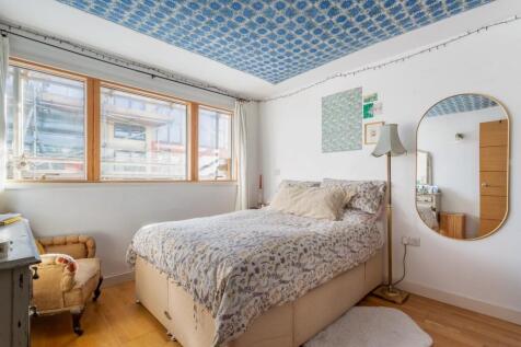 bedroom (2).jpg