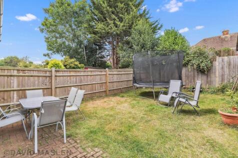 rear garden3.jpeg
