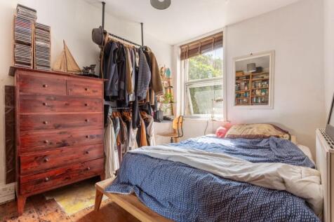 bedroom (2).jpg