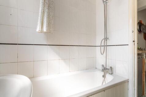 bathroom (2).jpg