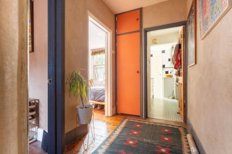 hallway (2).jpg