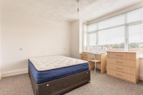 bedroom (2).jpg