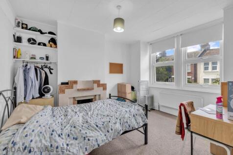 bed4 or living room.jpeg