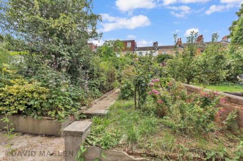 rear garden1.jpeg