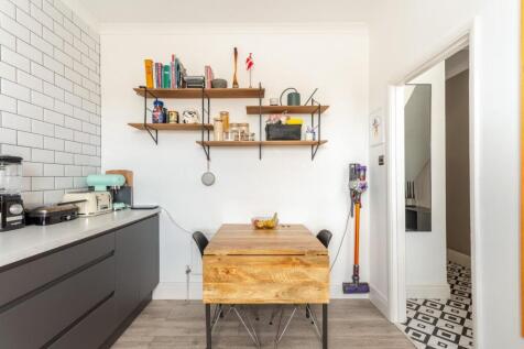 kitchen (2).jpg