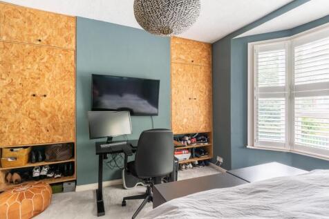 bedroom (2).jpg