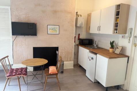 kitchenette (1).jpeg