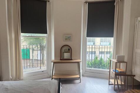 studio room (5).jpeg