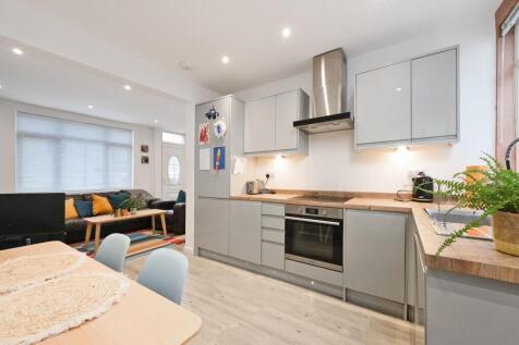 kitchen (2).jpeg