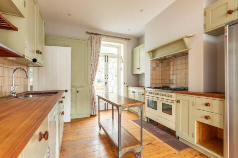 kitchen (2).jpg
