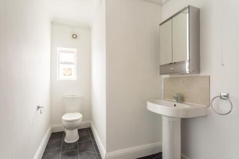 bathroom (1).jpg