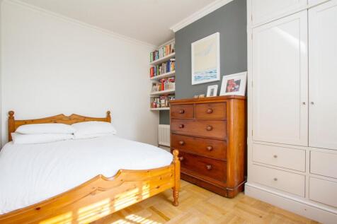 Bed 1.jpg